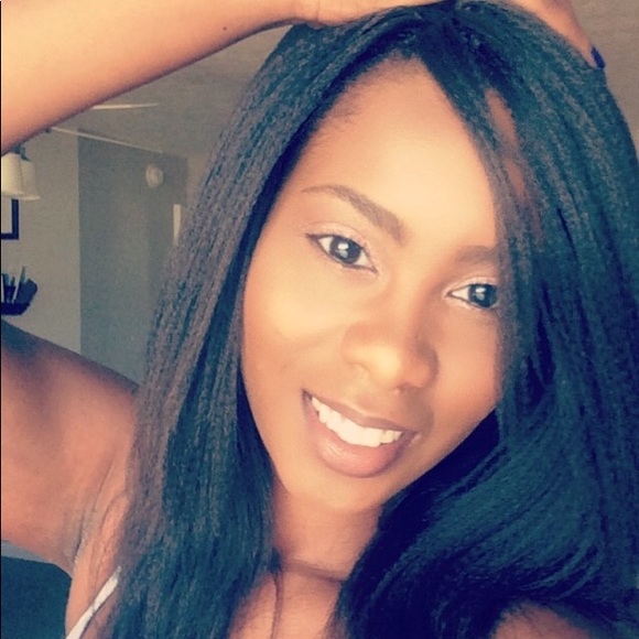 Meet your Posher, Symira - Picture 1 of 1